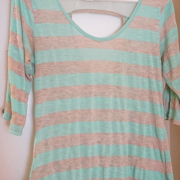 Vanity 1/4 sleeve top - Picture 1 of 4